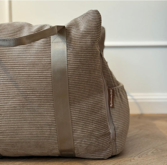 NYHED - lille Bjørk bilsæde til hunde - brun smal fløjl 52 x 52 x 36 cm