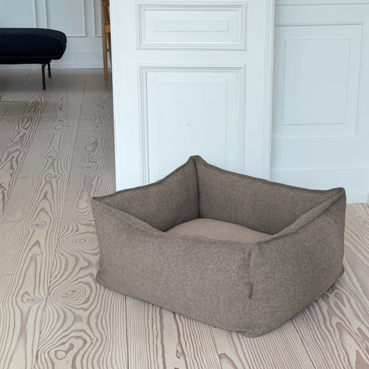 CARL HUNDEKURVEN / BRUN TWEED