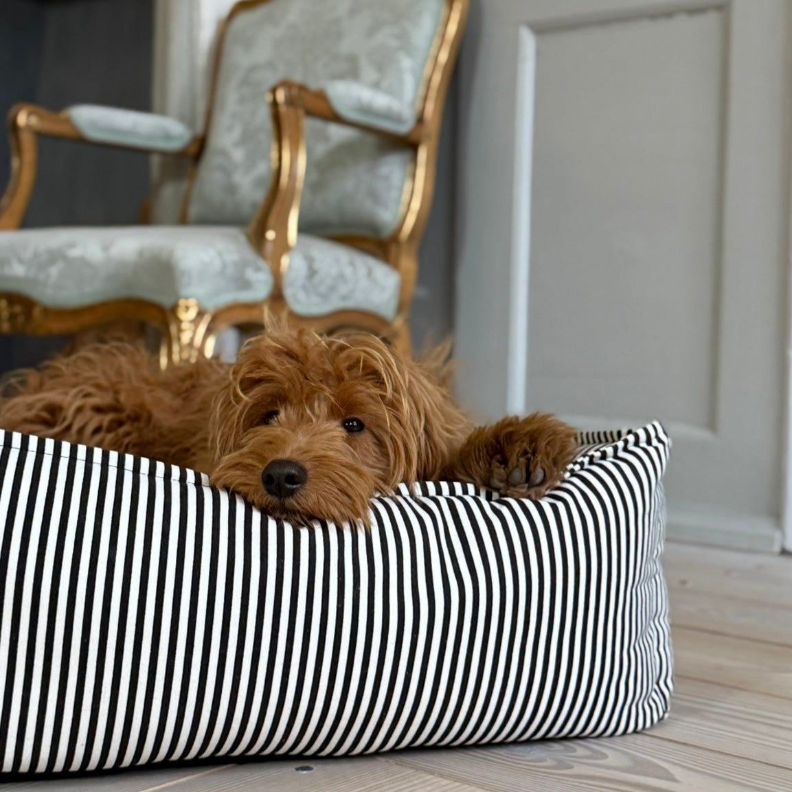 Anna hundekurv - Sort/Creme Stribet