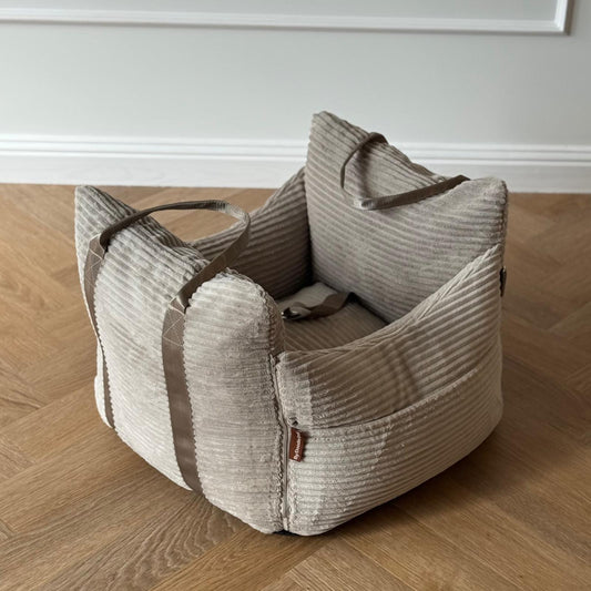 NYHED - Lille Bjørk bilsæde til hunde - beige / Bred fløjl 52 x 52 x 36 cm / forudbestilling uge 36