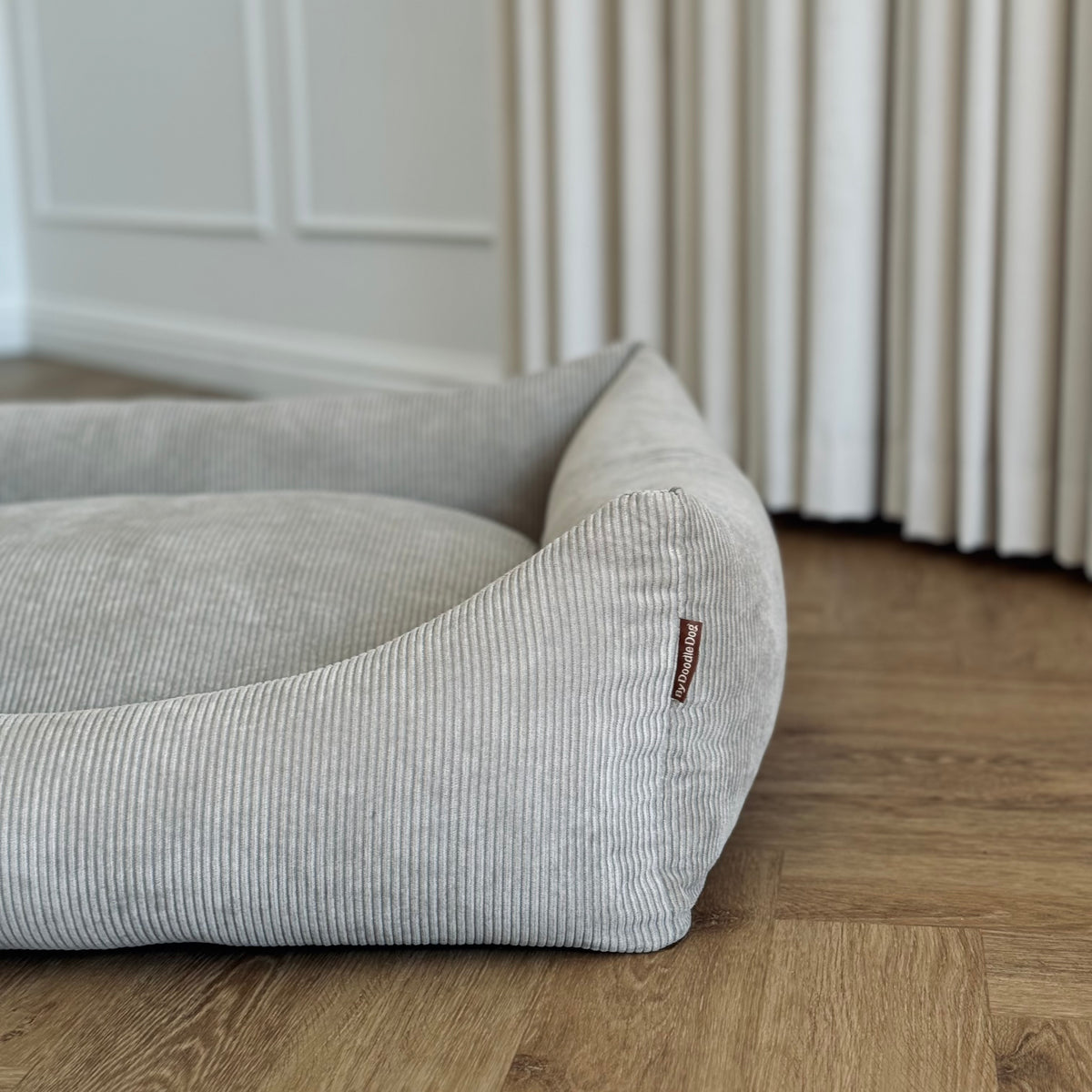 Bjørk hundekurven i beige - smal fløjl
